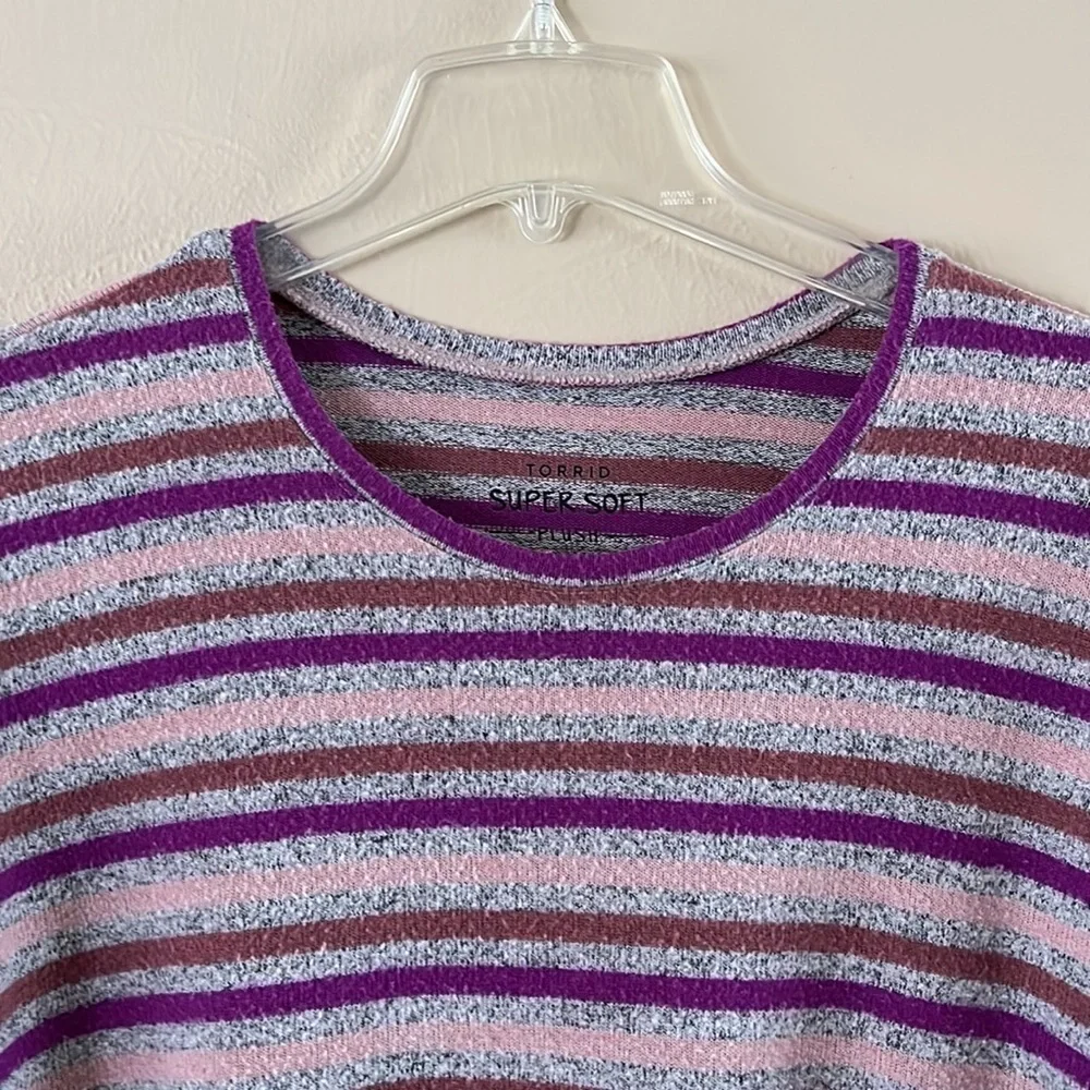 Torrid Super Soft Plush gray w/purple lt pink and lt brown stripes size 00